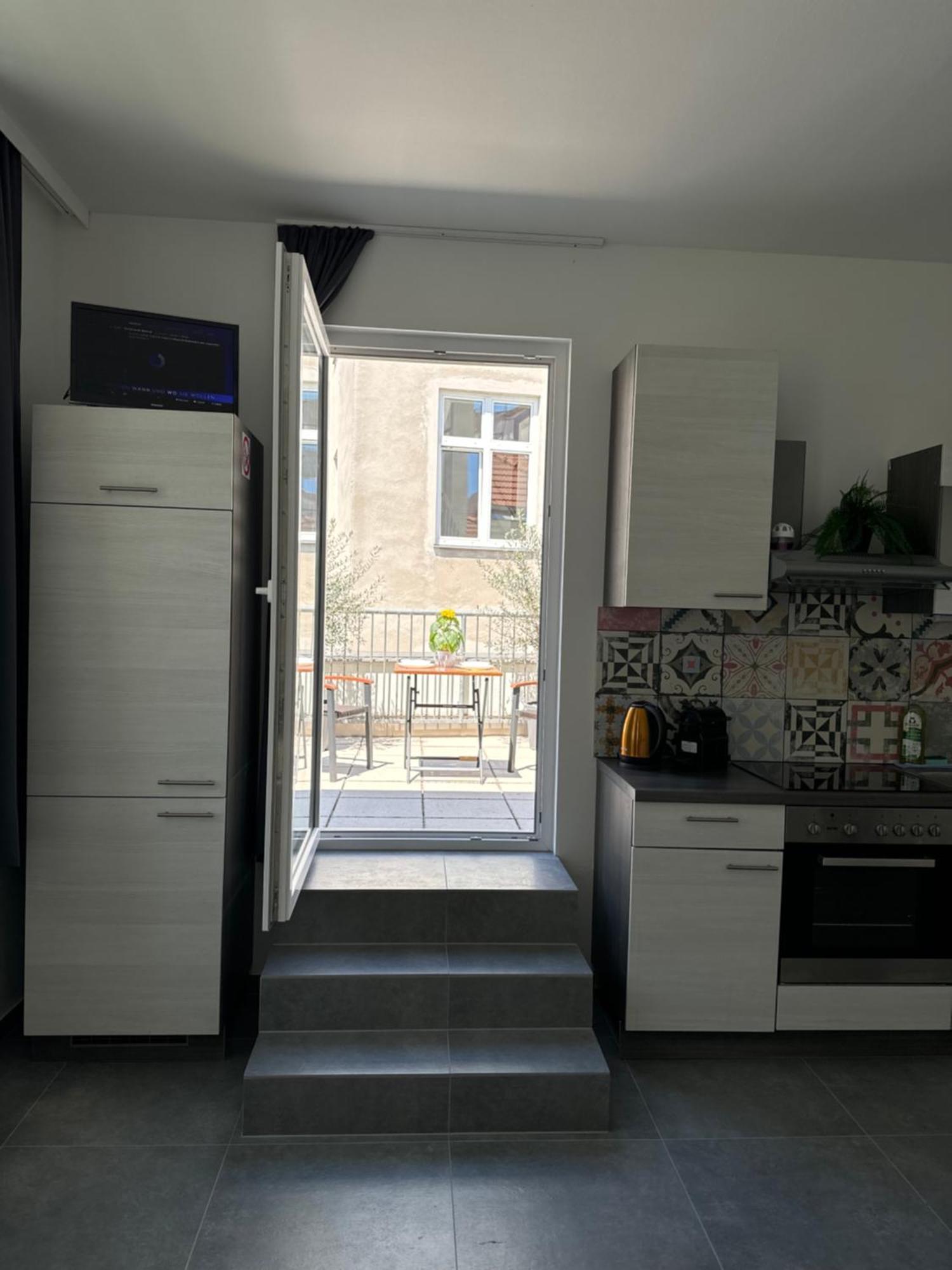 Klein Aber Fein Mit Terrasse Apartamento Viena Exterior foto