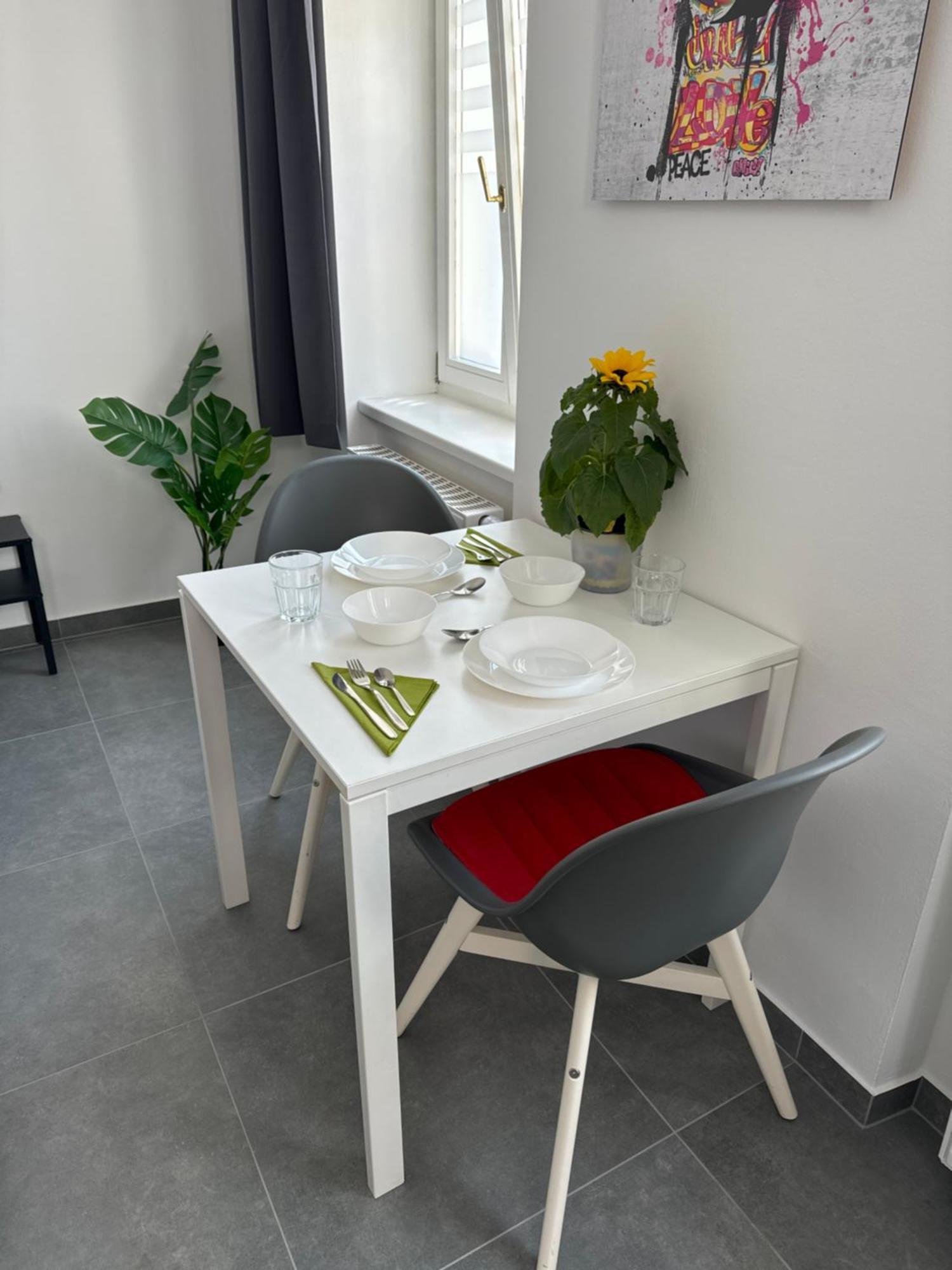 Klein Aber Fein Mit Terrasse Apartamento Viena Exterior foto